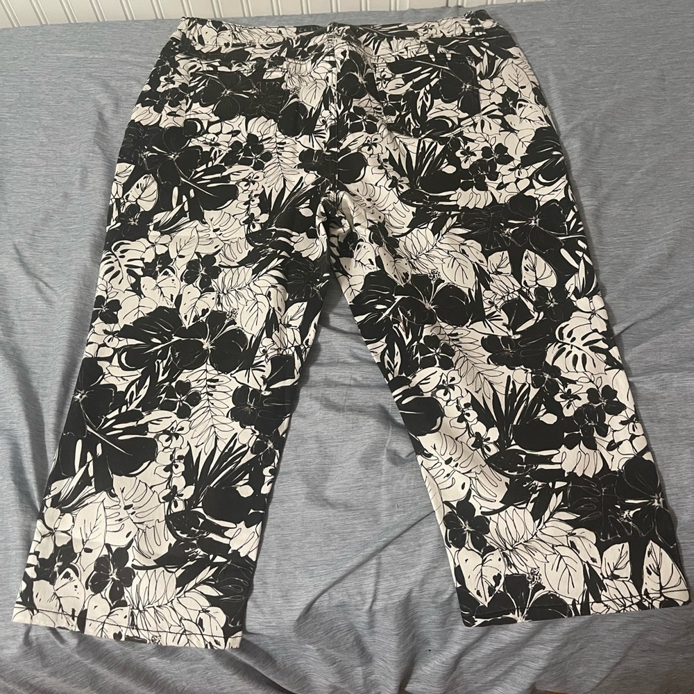 Cathrines Secret Slimmer Capri Black Tropical Foliage 20W - Picture 3 of 6